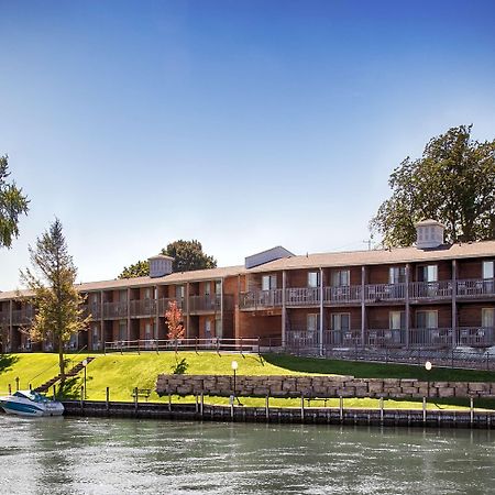 Best Western River Terrace Cheboygan Exteriör bild