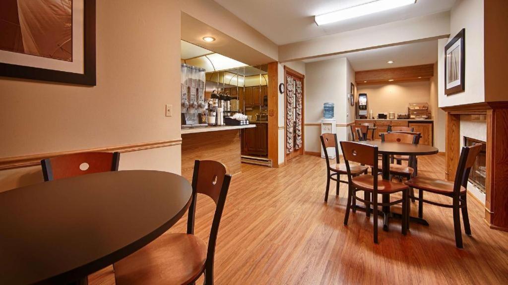 Best Western River Terrace Cheboygan Exteriör bild
