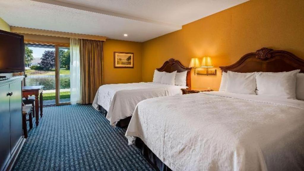Best Western River Terrace Cheboygan Exteriör bild