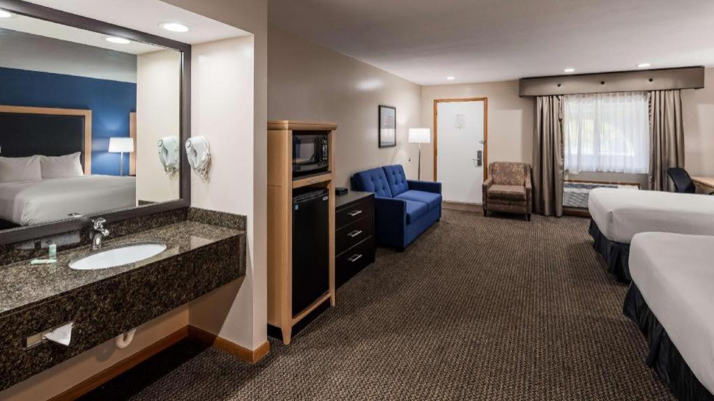 Best Western River Terrace Cheboygan Exteriör bild