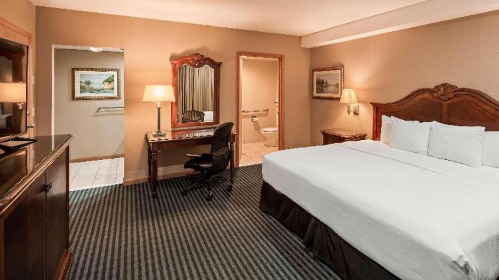 Best Western River Terrace Cheboygan Exteriör bild