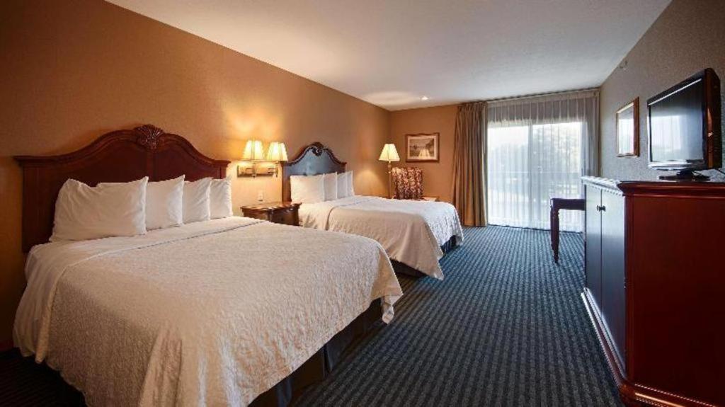 Best Western River Terrace Cheboygan Exteriör bild
